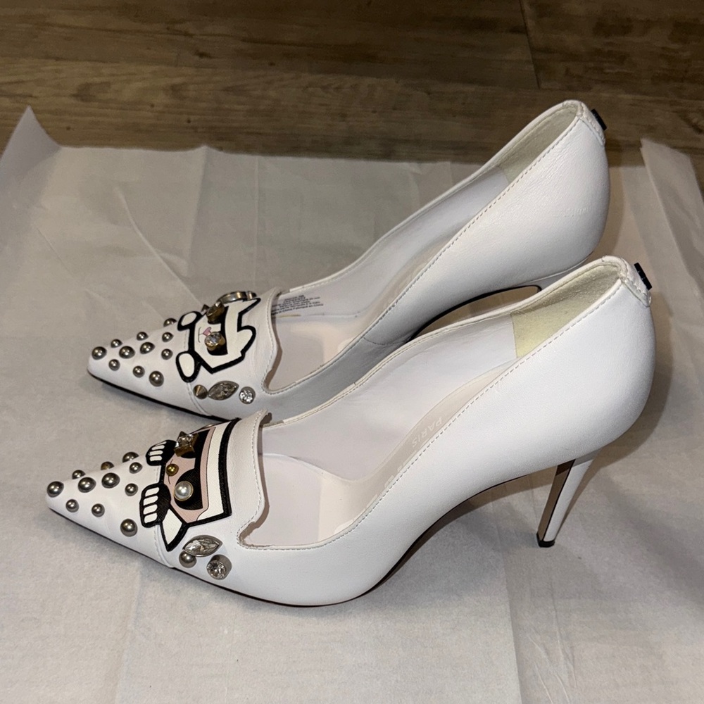 Karl Lagerfeld White Pointed Toe Studded Kitten Heel Pumps - Picture 2 of 6